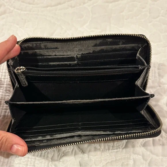 Coach Wallet - Picture 9 of 9